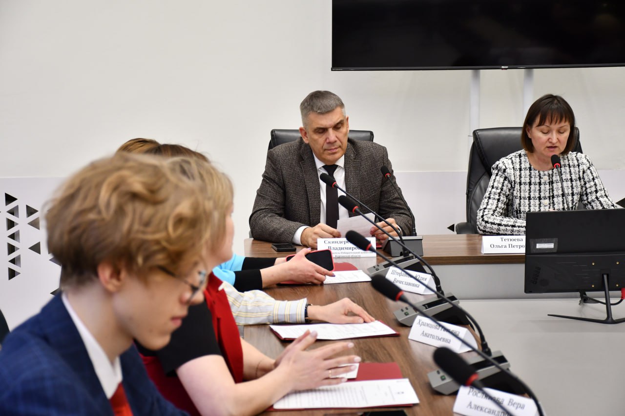 Глава облизбиркома Роман Скиндерев принял участие в работе первого заседания Восточной ТИК г. Кургана нового состава Глава облизбиркома Роман Скиндерев принял участие в работе первого заседания Восточной ТИК г. Кургана нового состава