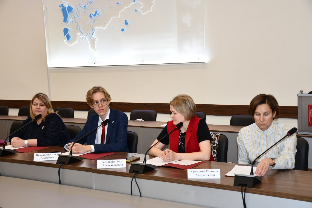 Глава облизбиркома Роман Скиндерев принял участие в работе первого заседания Восточной ТИК г. Кургана нового состава Глава облизбиркома Роман Скиндерев принял участие в работе первого заседания Восточной ТИК г. Кургана нового состава