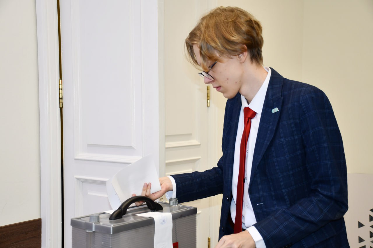 Глава облизбиркома Роман Скиндерев принял участие в работе первого заседания Восточной ТИК г. Кургана нового состава Глава облизбиркома Роман Скиндерев принял участие в работе первого заседания Восточной ТИК г. Кургана нового состава