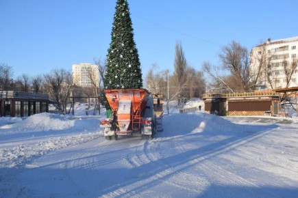 Антон Науменко: В ЦПКиО проверили каток. Коллеги говорят, что нужно залить еще несколько слоев, чтобы было ровнее и кататься было удобнее