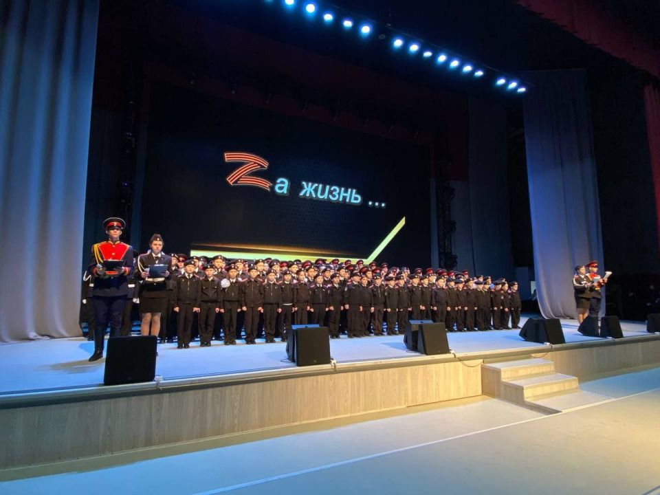 Заместитель начальника Управления по работе с личным составом зауральского УМВД поздравил подшефных с посвящением в кадеты