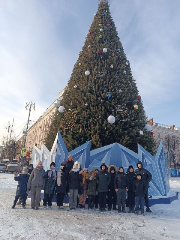 Для детей участников СВО из Куртамышского округа организовали экскурсию по праздничному Кургану