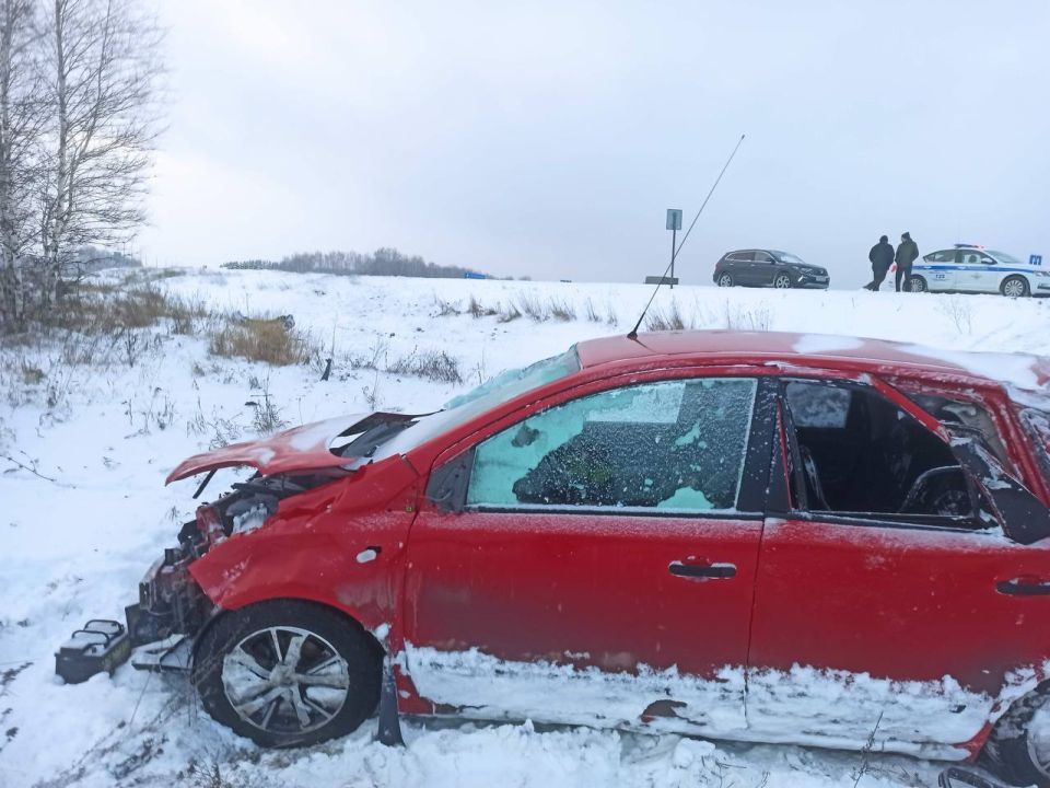 Накануне, в 13 часов 10 минут, на 253 км + 350 м автомобильной дороге федерального значения Р- 254 «Иртыш» в городе Кургане, водитель автомобиля «NISSAN NOTE» 2007 года рождения, двигаясь по автодороге «Иртыш», со стороны...
