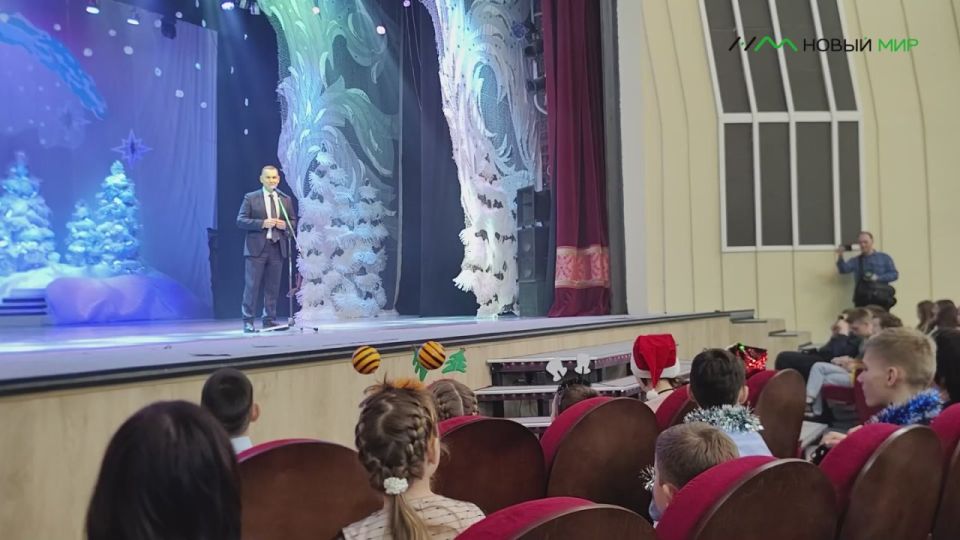 ����� 700 ����� �� ����� ���������� ���, ����������� �����, �����-�����, ����� � ������������� ������������� ��������, ����������� ��������� ��������� � ������������ ������ 24 ������� �� "�������������� ����"