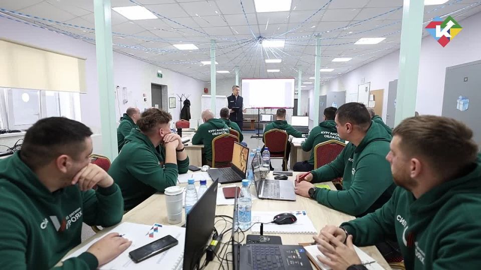 Вице-губернатор Андрей Алексеев 24 декабря выехал в лагерь «Космос», на базе которого проходят обучение участники региональной программы «Сила V Героях»