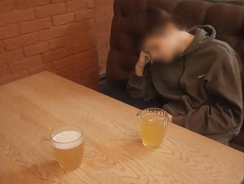 Зауральские полицейские проверяют увеселительные заведения в Кургане на предмет нарушений действующего законодательства Зауральские полицейские проверяют увеселительные заведения в Кургане на предмет нарушений действующего законодательства