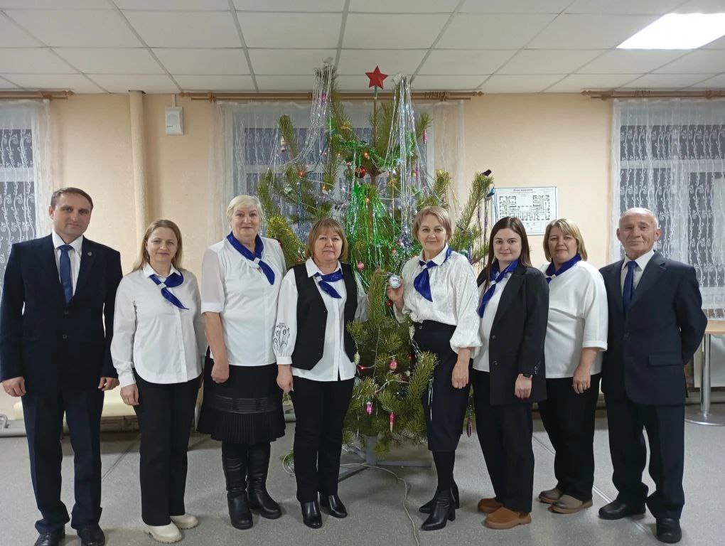 Коллектив территориальной избирательной комиссии Юргамышского муниципального округа присоединился к благотворительной акции «Елка желаний»