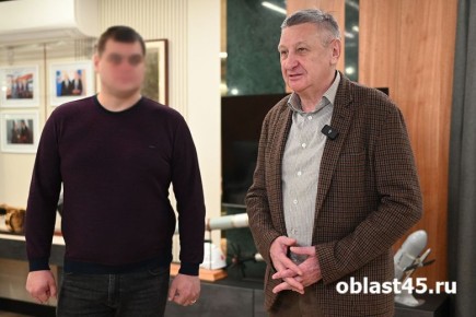 Курганский сенатор Муратов стал наставником бойца СВО