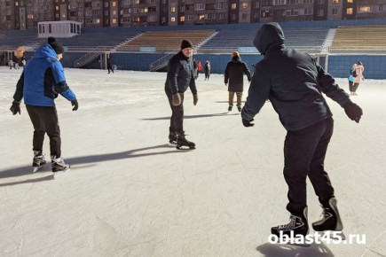 В Кургане открыты семь катков с арендой коньков и бесплатным входом