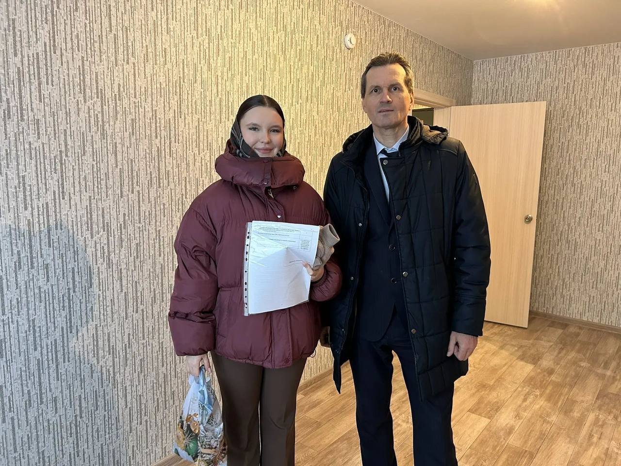 Новогодний подарок. Ключи от новых квартир получили ребята из числа детей-сирот и детей, оставшихся без попечения родителей Новогодний подарок. Ключи от новых квартир получили ребята из числа детей-сирот и детей, оставшихся без попечения родителей