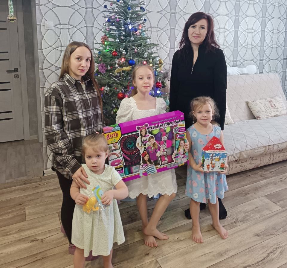 Сбылась мечта и Софии Иовлевой из Кургана, шар с желанием которой достался директору департамента экономического развития, предпринимательства и торговли Сбылась мечта и Софии Иовлевой из Кургана, шар с желанием которой достался директору департамента экономического развития, предпринимательства и торговли