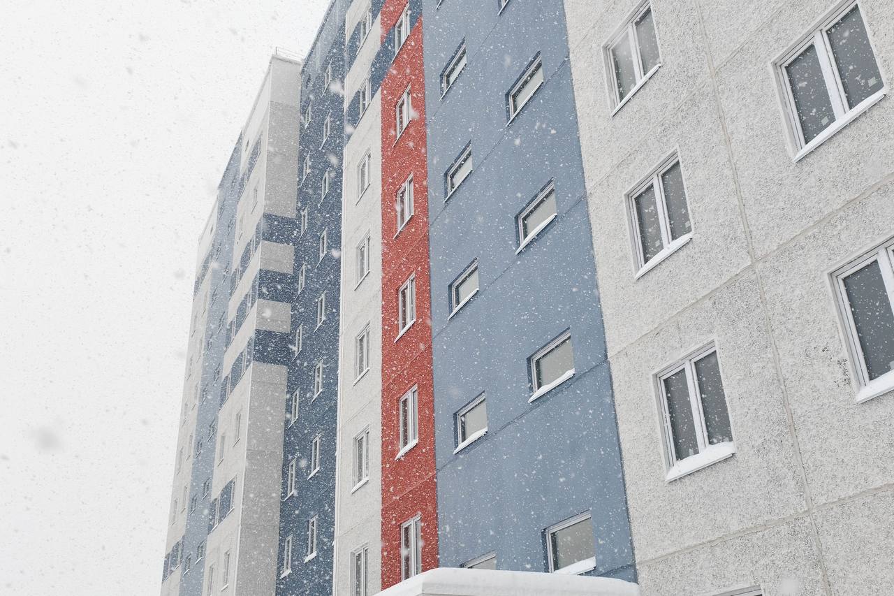 Новогодний подарок. Ключи от новых квартир получили ребята из числа детей-сирот и детей, оставшихся без попечения родителей Новогодний подарок. Ключи от новых квартир получили ребята из числа детей-сирот и детей, оставшихся без попечения родителей