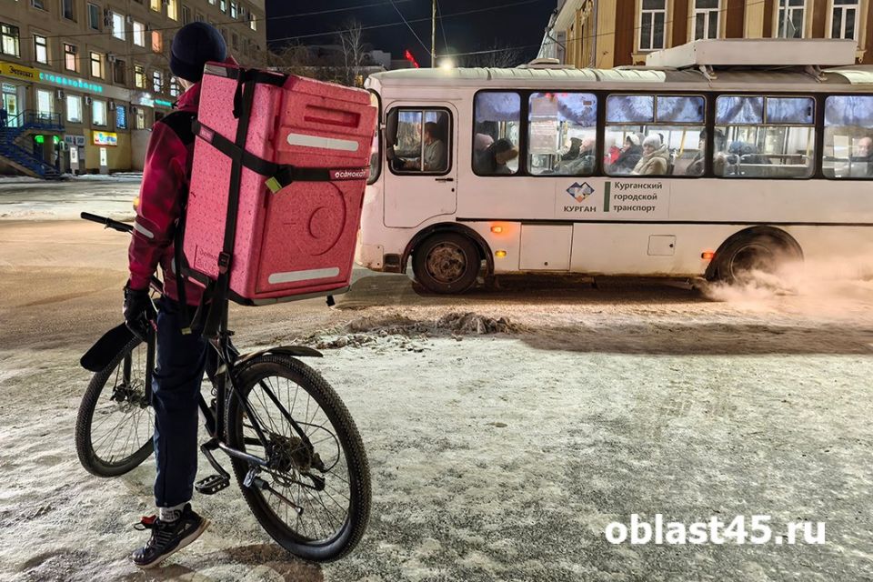 Курьеры в Кургане готовятся к рекордным заработкам в новогодние праздники