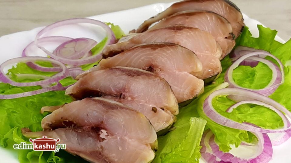 Искусство домашнего засола: как приготовить селедку в пряном маринаде