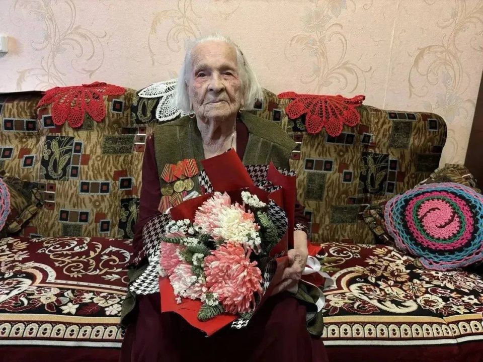 Поздравления от Президента России и губернатора Курганской области получила Клавдия Ивановна Семкина из Куртамышского округа