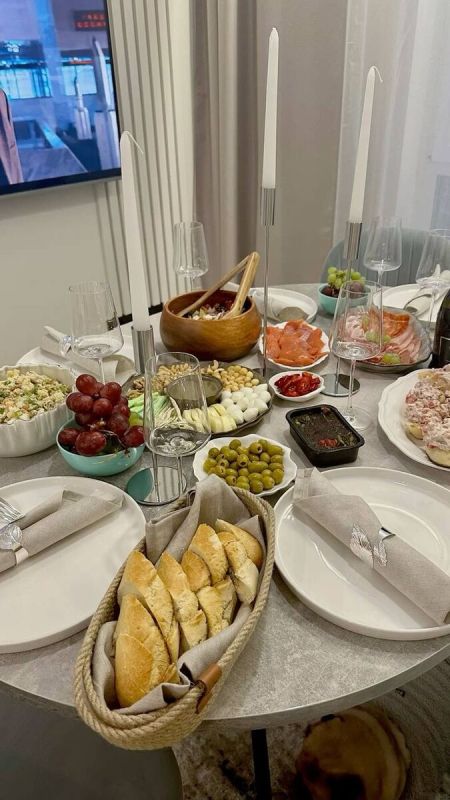 Как создать великолепный праздничный стол без лишних затрат: секреты разумного подхода