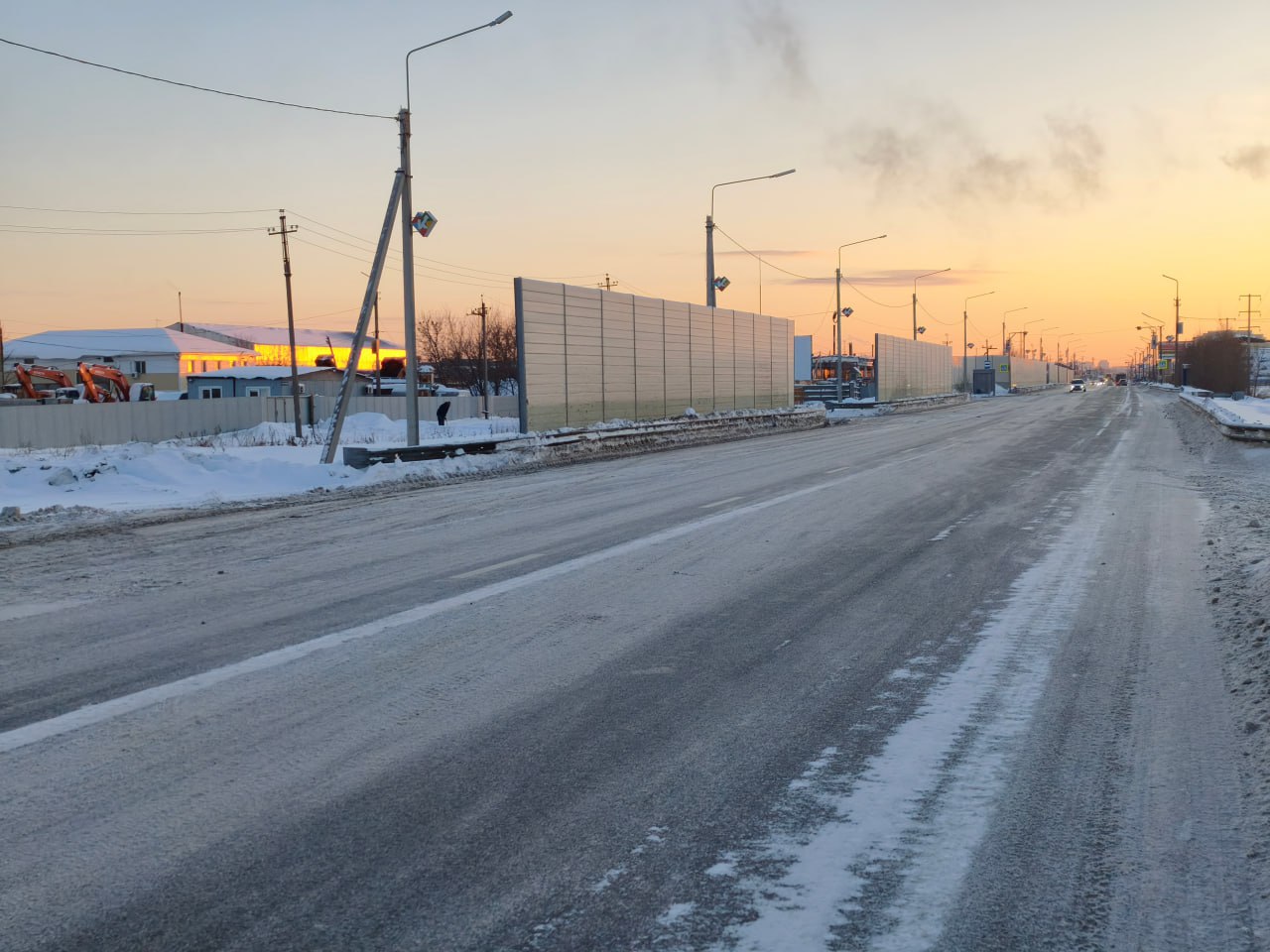 В Кургане дорожными службами продолжается очистка улично-дорожной сети от снега В Кургане дорожными службами продолжается очистка улично-дорожной сети от снега
