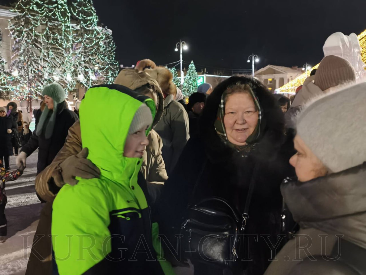Сегодня вечером на центральной площади Кургана прошла интерактивная программа, посвященная Новому 2026 году и Рождественскому сочельнику Сегодня вечером на центральной площади Кургана прошла интерактивная программа, посвященная Новому 2026 году и Рождественскому сочельнику