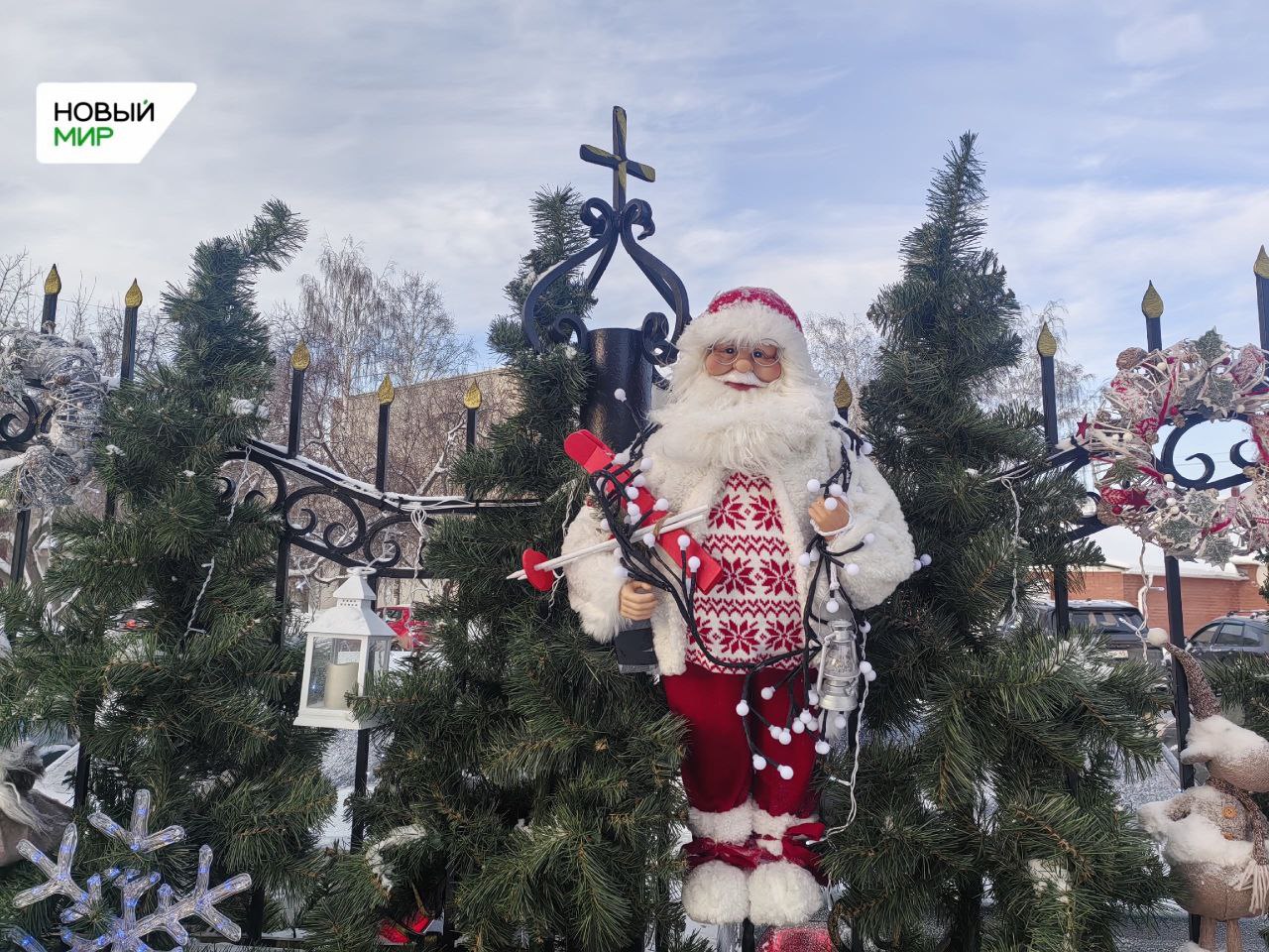 Собор Александра Невского в Кургане украсили к Рождеству Собор Александра Невского в Кургане украсили к Рождеству