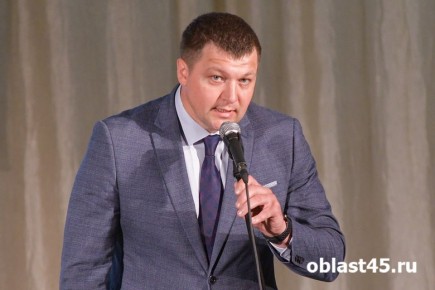 Мэр Кургана лично проверил уличное освещение и дворы в отдалённых микрорайонах