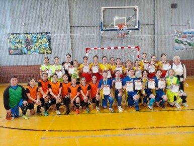 Футболистки из курганского лицея стали лучшими в школьной лиге «Кожаный мяч»