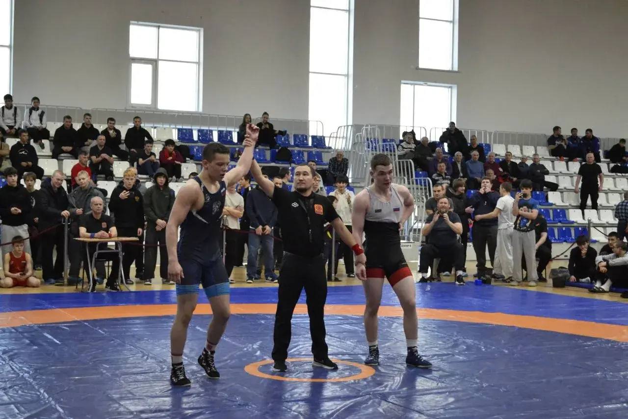 В г. Кургане 10 января завершилось первенство Уральского федерального округа по греко-римской борьбе среди юношей до 18 лет