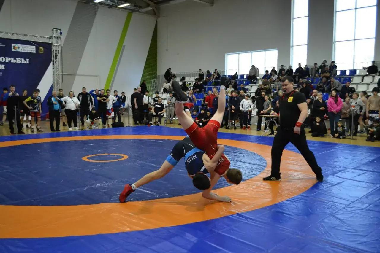 В г. Кургане 10 января завершилось первенство Уральского федерального округа по греко-римской борьбе среди юношей до 18 лет В г. Кургане 10 января завершилось первенство Уральского федерального округа по греко-римской борьбе среди юношей до 18 лет