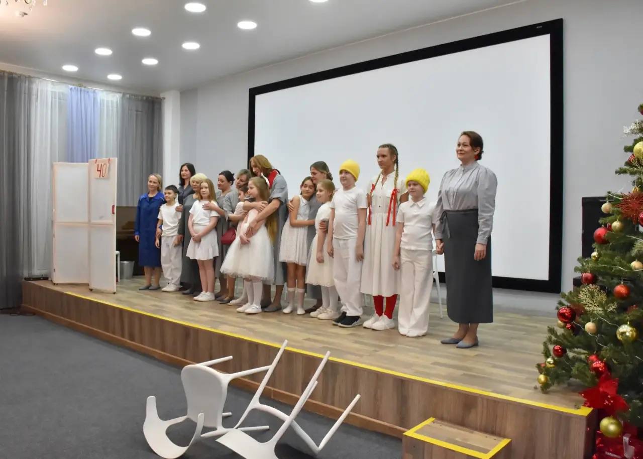 В Кургане, в день памяти Вифлеемских младенцев, состоялся благотворительный показ спектакля «40 минут», посвящённого материнству В Кургане, в день памяти Вифлеемских младенцев, состоялся благотворительный показ спектакля «40 минут», посвящённого материнству