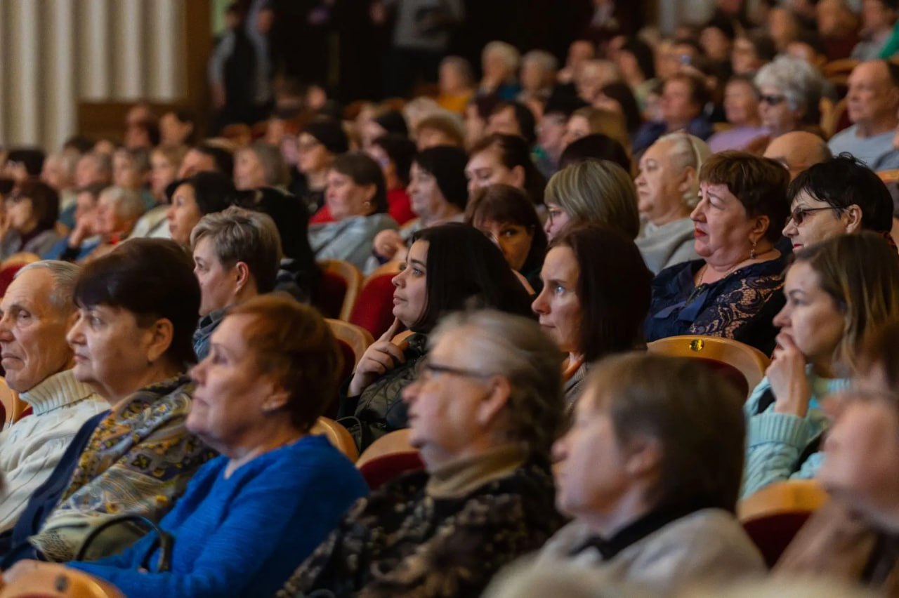 В Кургане выступил музыкальный ансамбль «Родной напев» из Троице-Сергиевой лавры В Кургане выступил музыкальный ансамбль «Родной напев» из Троице-Сергиевой лавры