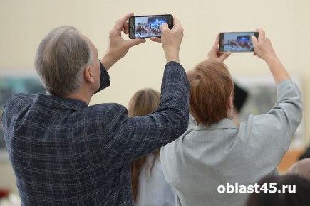 Человек VS нейросеть: может ли ИИ-фотосессия заменить настоящего фотографа