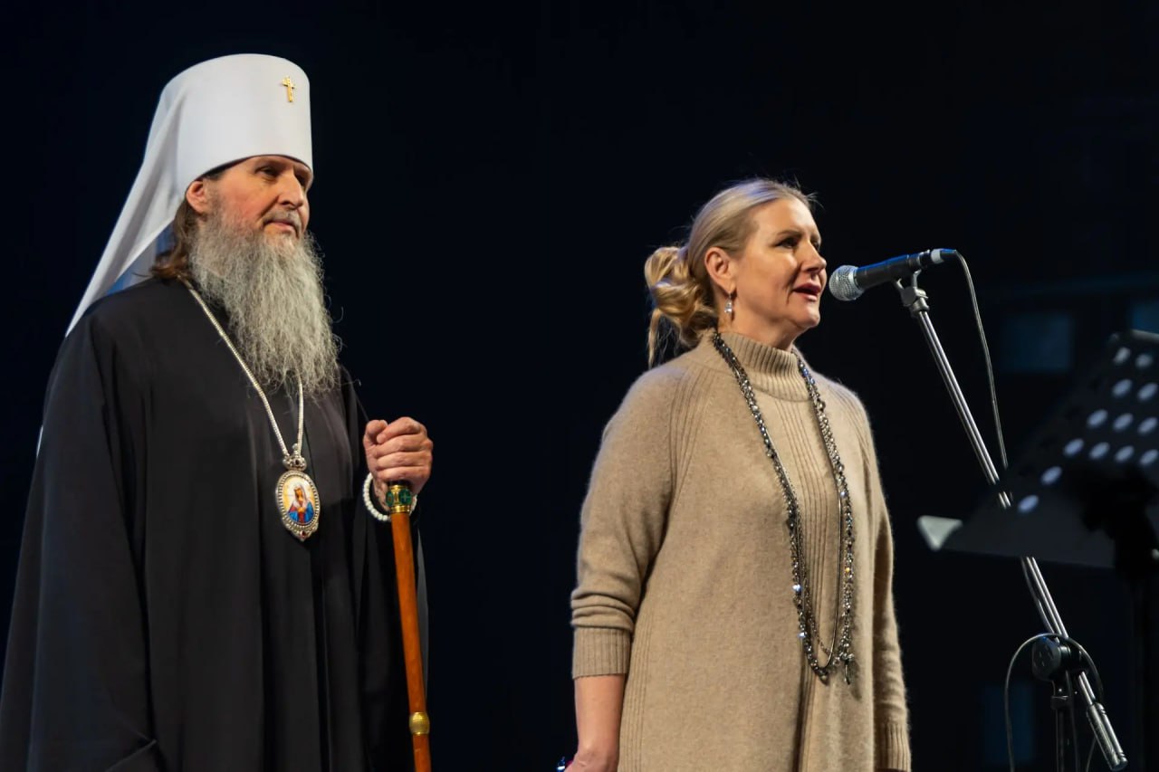 В Кургане выступил музыкальный ансамбль «Родной напев» из Троице-Сергиевой лавры В Кургане выступил музыкальный ансамбль «Родной напев» из Троице-Сергиевой лавры