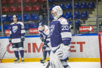 Больше часа без голов: «Зауралье» обыграло «Магнитку» по буллитам