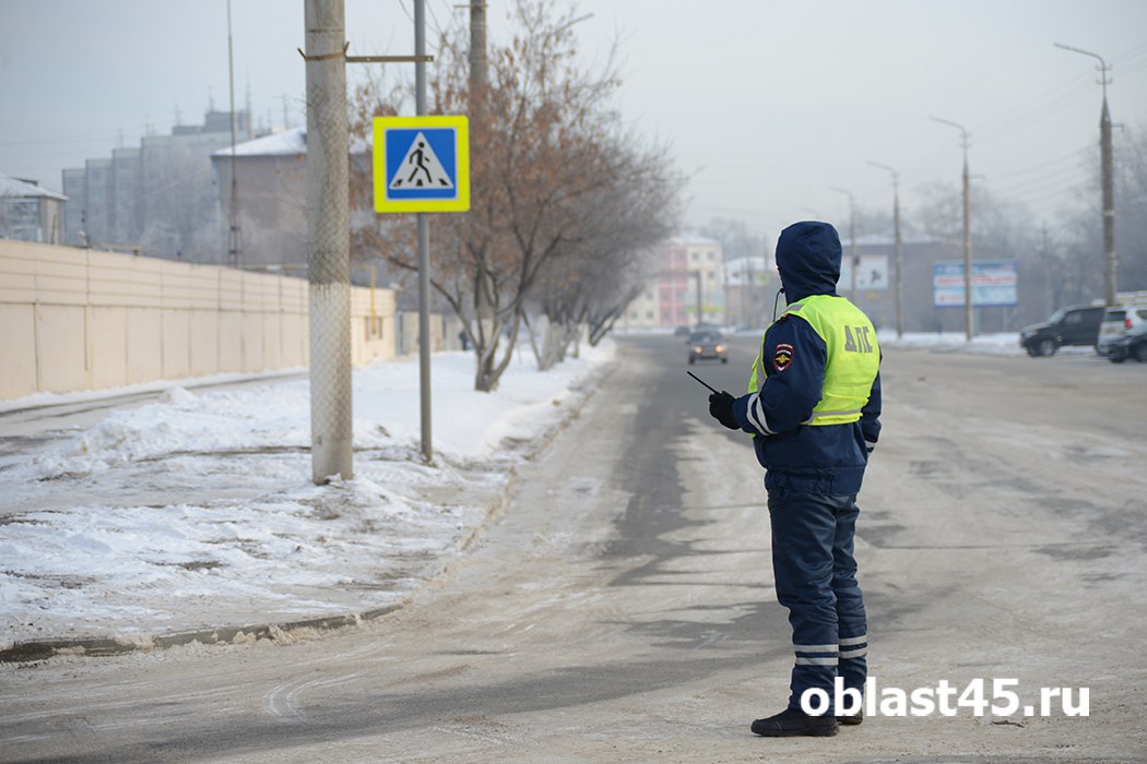 В Зауралье инспекторы ГАИ обратились к водителям из-за погодных условий