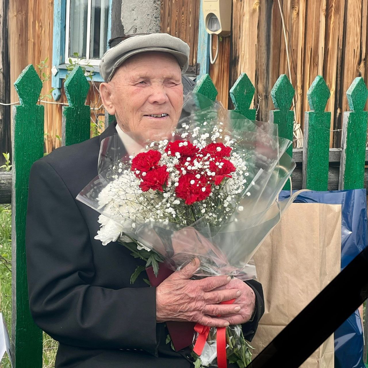 Губернатор Курганской области Вадим Шумков выразил соболезнования родным и близким ветерана Великой Отечественной войны Михаила Григорьевича Голомидова