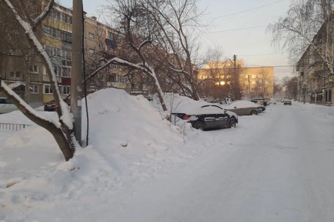В Кургане продолжается контроль за уборкой дворов и прилегающих территорий к бизнесу В Кургане продолжается контроль за уборкой дворов и прилегающих территорий к бизнесу
