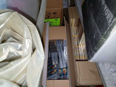 В Макушинском округе супругов оштрафовали за хранение крупной партии немаркированного табака