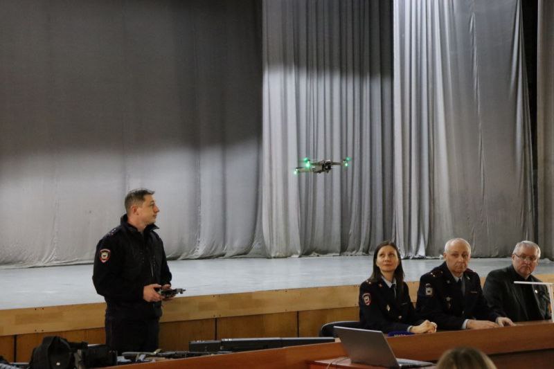 В Кургане прошел «Студенческий десант»: будущие выпускники заглянули в будни полиции В Кургане прошел «Студенческий десант»: будущие выпускники заглянули в будни полиции