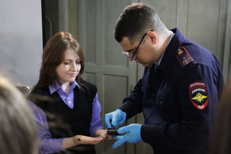 В Кургане прошел «Студенческий десант»: будущие выпускники заглянули в будни полиции В Кургане прошел «Студенческий десант»: будущие выпускники заглянули в будни полиции