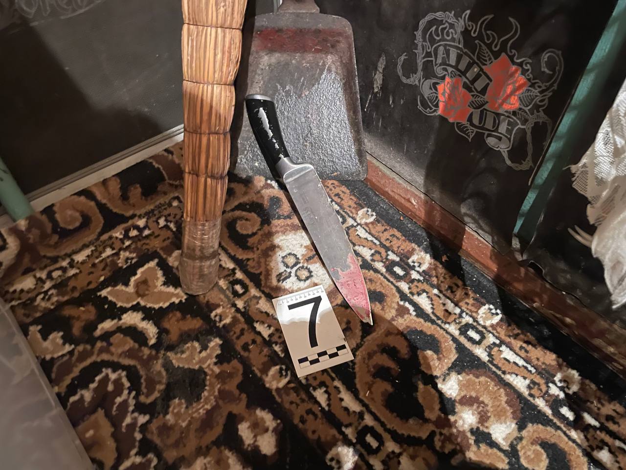 Следственным отделом по г. Курган 39-летняя жительница областного центра задержана по подозрению в покушении на убийство малознакомого мужчины (ч.3 ст.30, ч.1 ст.105 УК РФ) Следственным отделом по г. Курган 39-летняя жительница областного центра задержана по подозрению в покушении на убийство малознакомого мужчины (ч.3 ст.30, ч.1 ст.105 УК РФ)