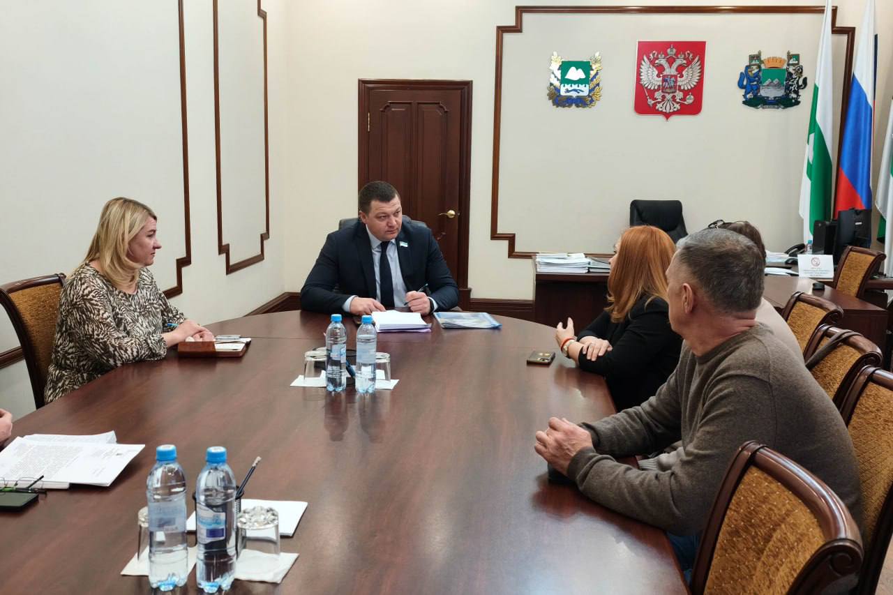 Антон Науменко: Провёл очередной приём по личным вопросам Антон Науменко: Провёл очередной приём по личным вопросам