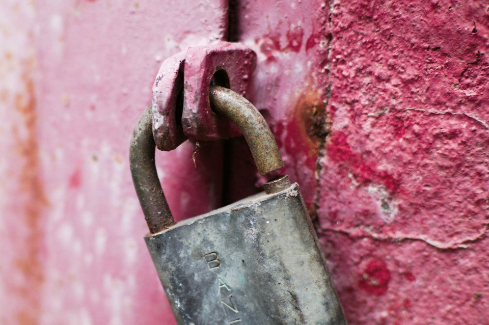 Почему управляющая компания должна отвечать за ущерб вашему автомобилю