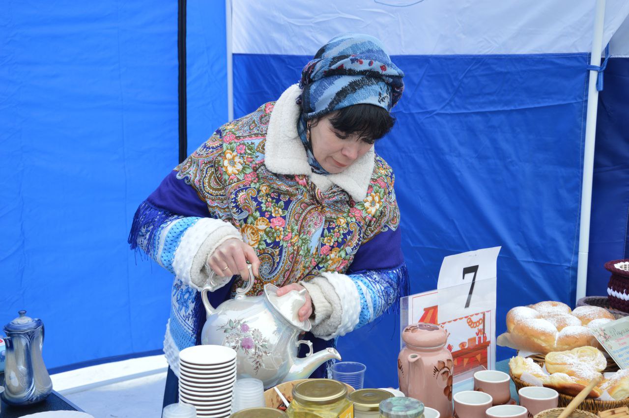 «Самовар кипит, самовар поет «Самовар кипит, самовар поет
