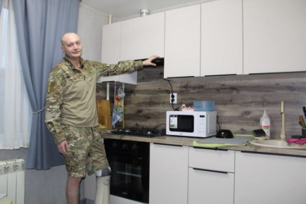 Ветеран специальной военной операции Андрей Обросов из Кургана получил комплексную помощь по адаптации жилья от фонда «Защитники Отечества»