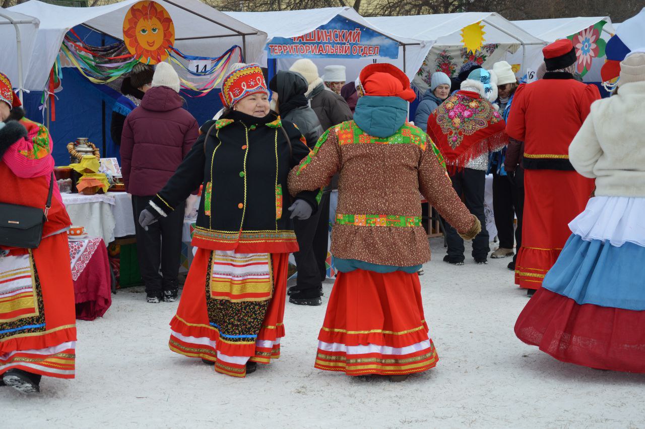 «Самовар кипит, самовар поет «Самовар кипит, самовар поет