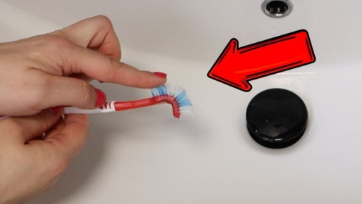 Как старая зубная щётка может стать вашим секретным оружием для уборки