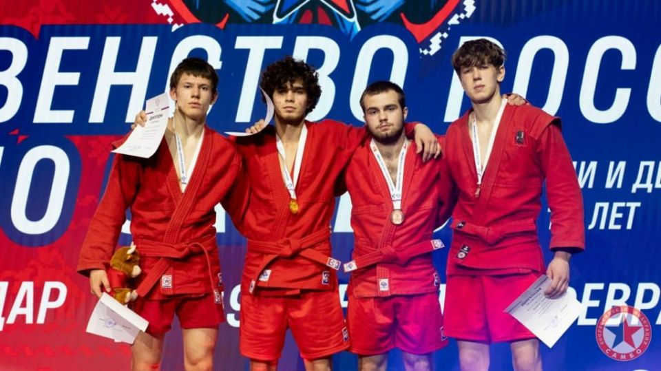 Курганский самбист завоевал серебро Первенства России и право выступить в Сербии