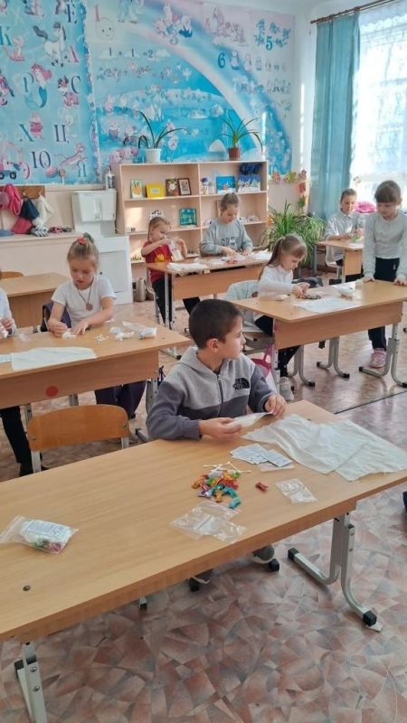 Школьники из Каргапольского округа изготовили «сухой душ» для военнослужащих