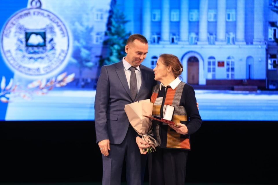 � 83-� ���� �������� �������, ������� ���������� �������, 6 �������, ������� ����� �������� ���� ��������� ������ ��������� ��������� ���������� �������