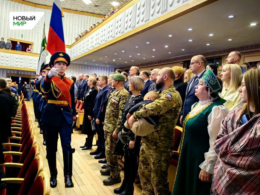 В День рождения Курганской области губернатор Вадим Шумков вручил почётные награды землякам В День рождения Курганской области губернатор Вадим Шумков вручил почётные награды землякам