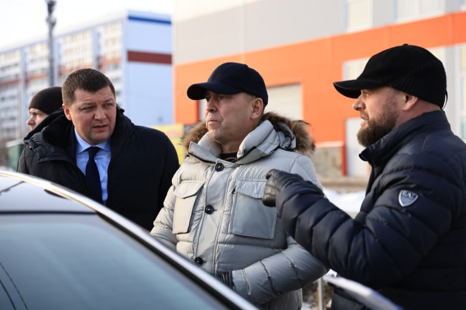 ���������� ����� ������ � ����� ������ � ����������� MAX ��������� � ������ �� ������������� ������ ����� �� ����� � �������